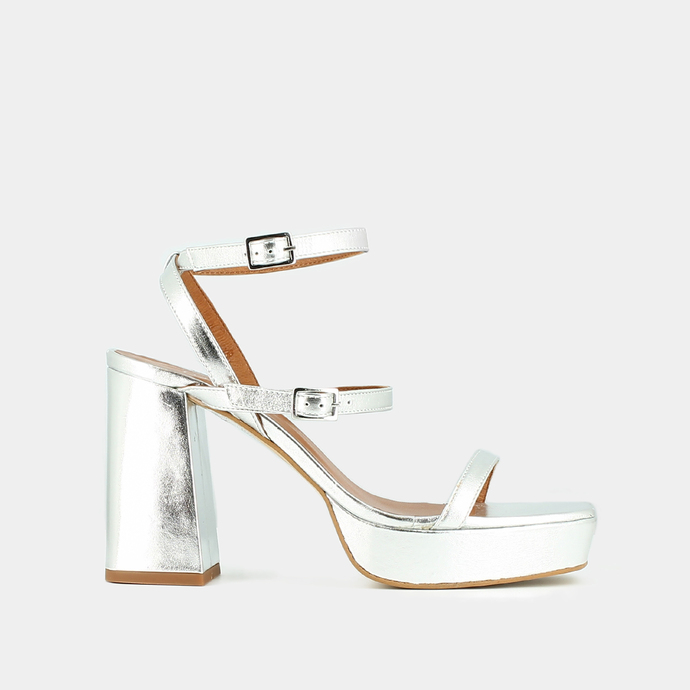 Sandales à brides et plateformes  en cuir métallisé argent