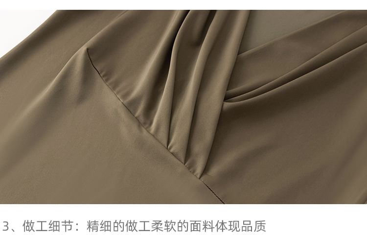 Daybreak - Lange mouwen V-hals effen satijnen blouse met gerimpelde zoom