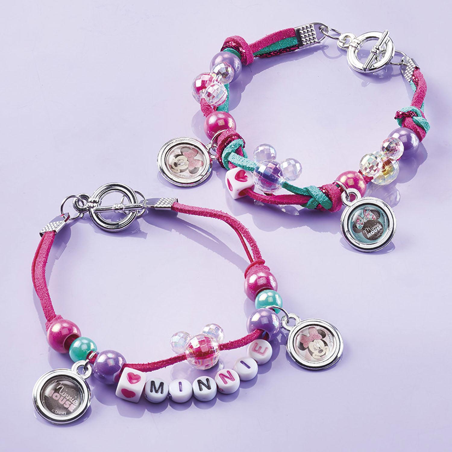 Totum Minnie Mouse - Letter & Charm Armbandjes