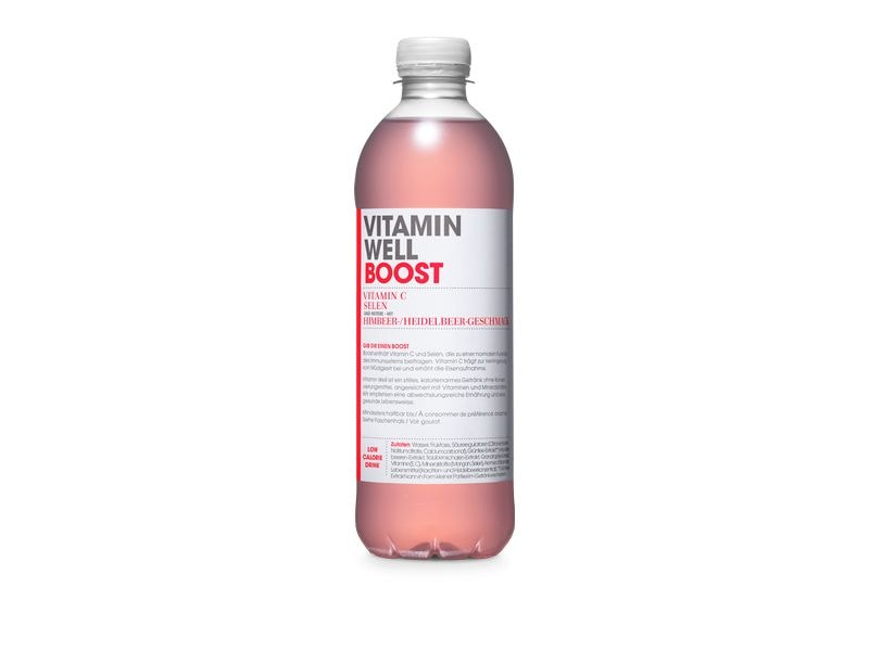 VITAMIN WELL Getränk Boost 12 x 0.5 l Kalorienarmes Sportgetränk mit Heidelbeer- und Himbeergeschmack