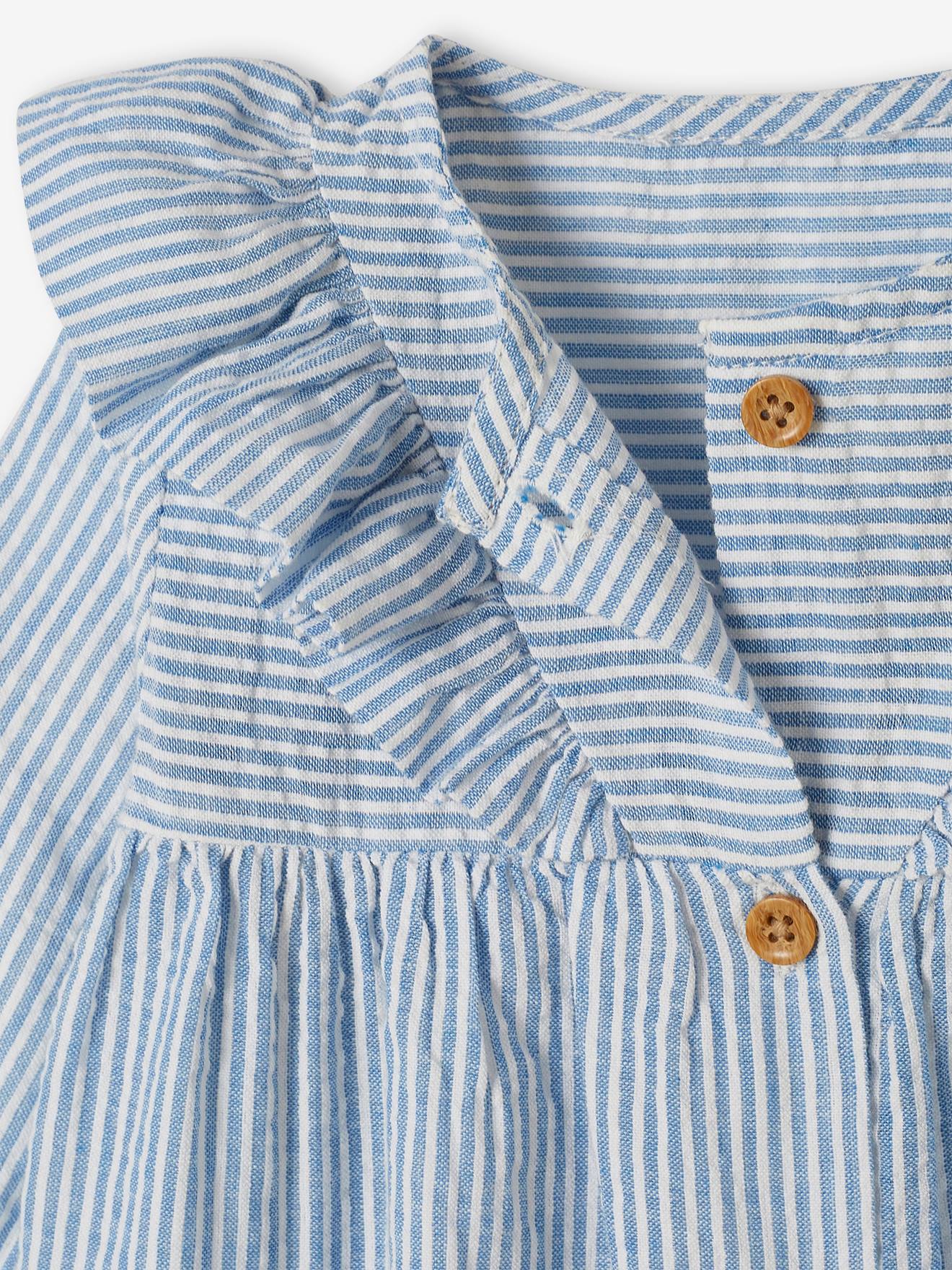 Vestido de bebê azul gelo em tecido seersucker