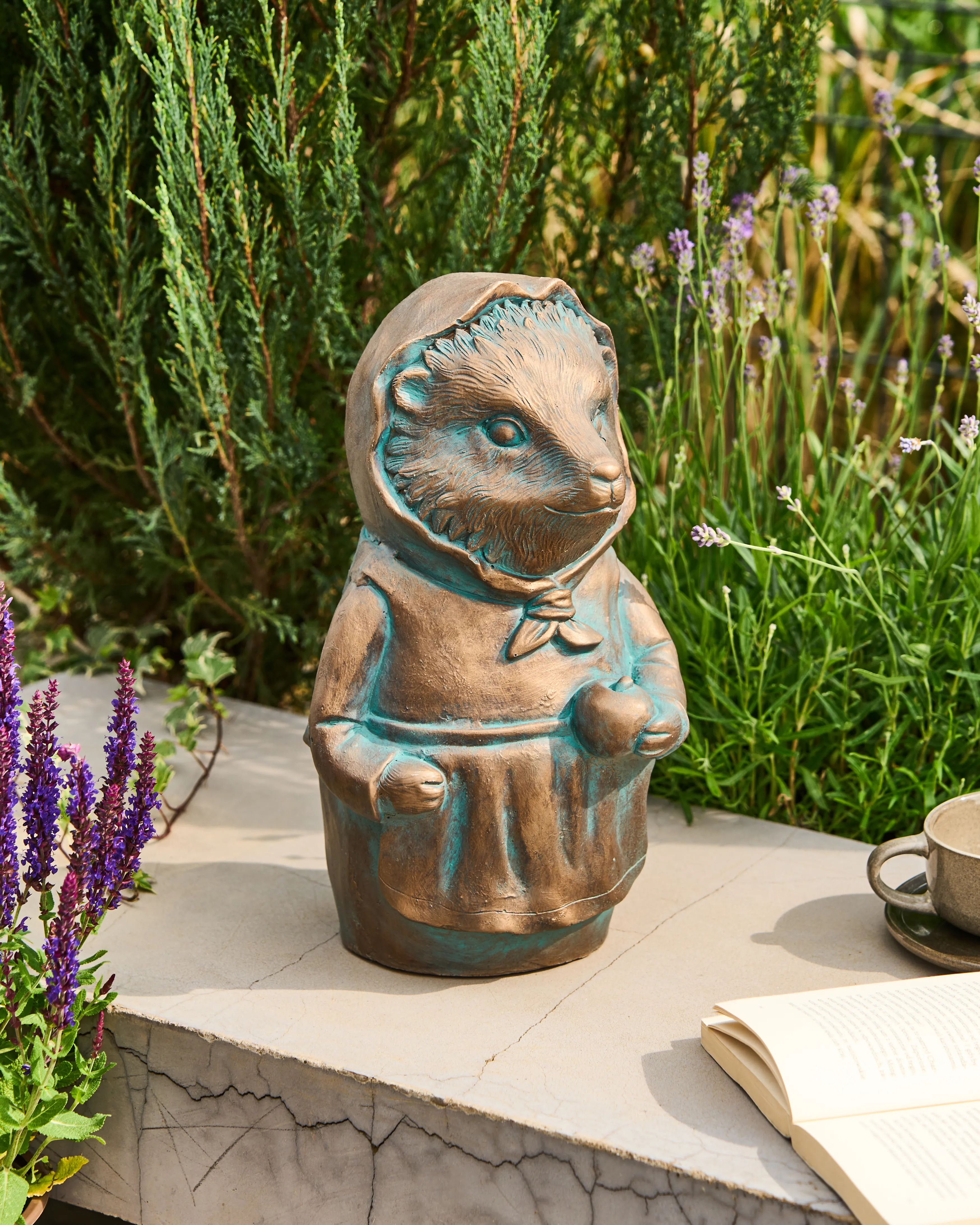 Tuinbeeld LOLA Egel Bruin