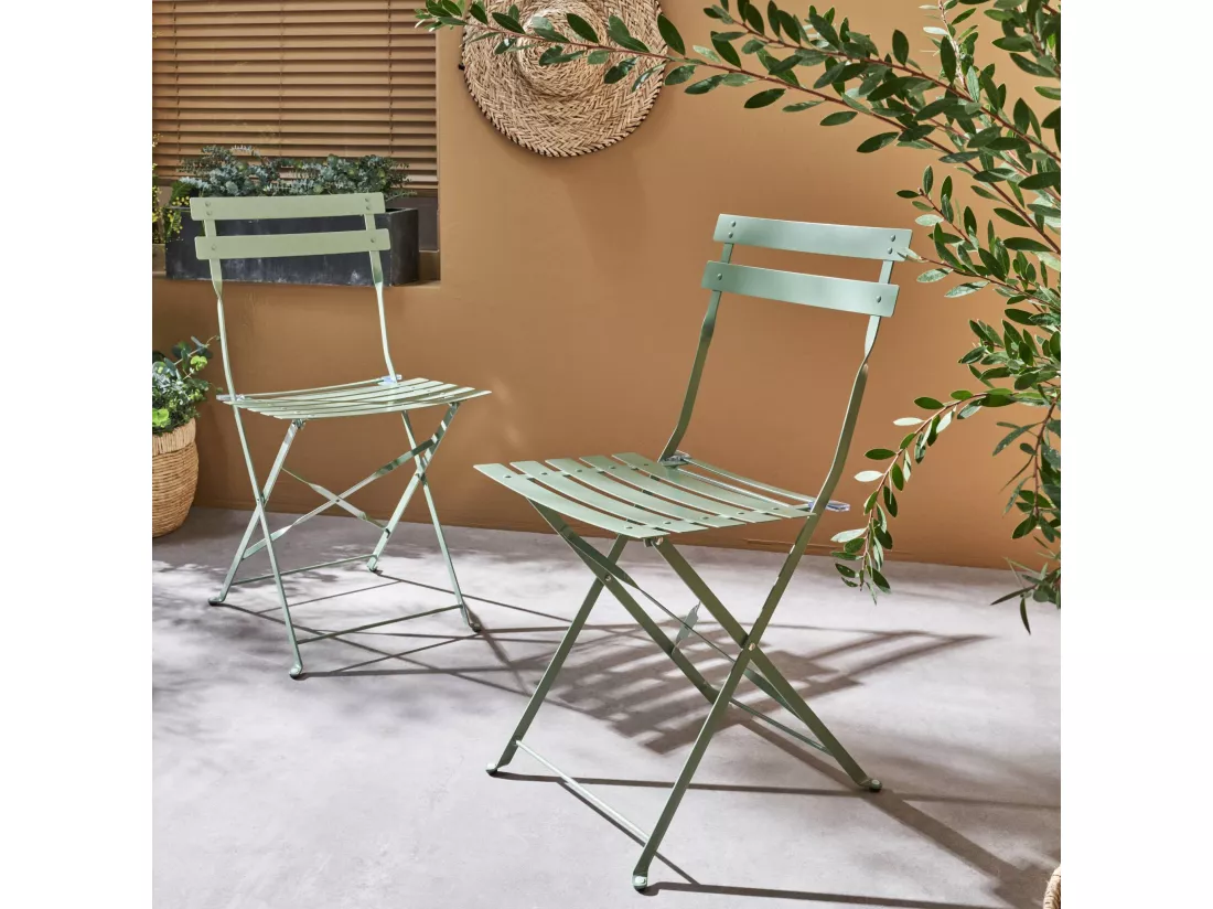 Lot de 2 chaises de jardin bistrot pliables en acier thermolaqué. 49.5 x 41 x 80.5cm