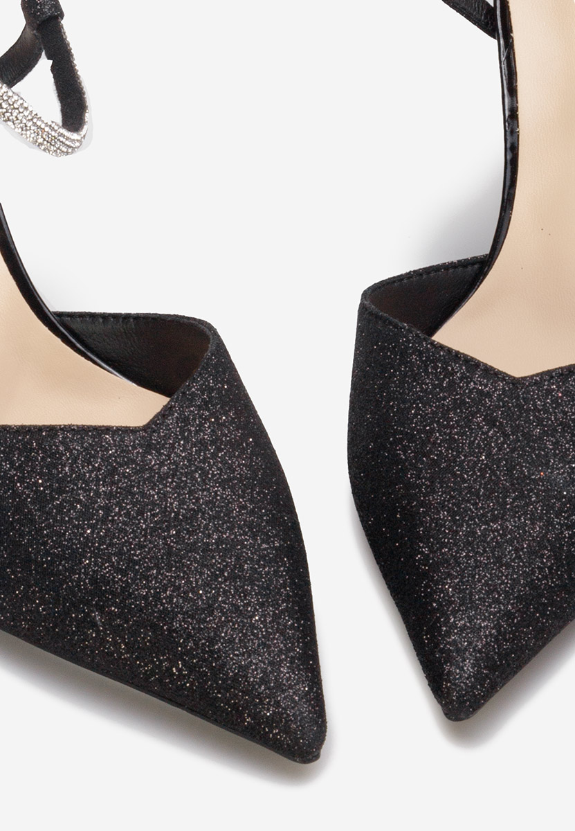 Chaussures à talon fin noirs Amaria