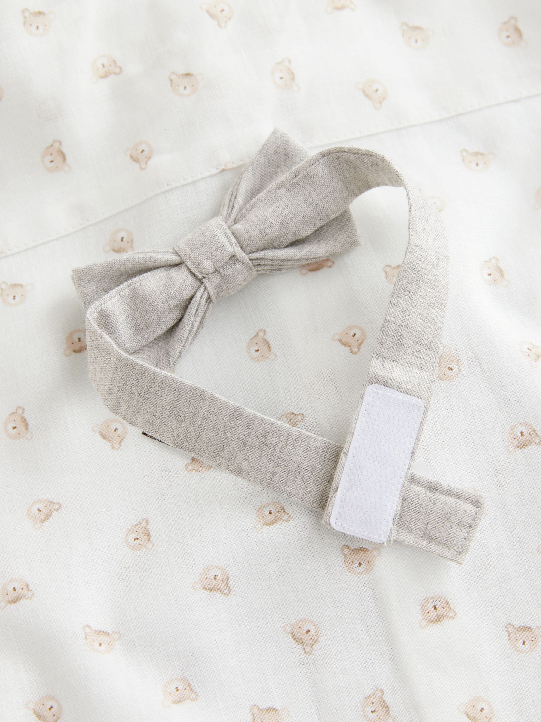 Naturel Bear Pinstripe - Set met gilet, overhemd, shorts en vlinderdas (3mnd-9jr)
