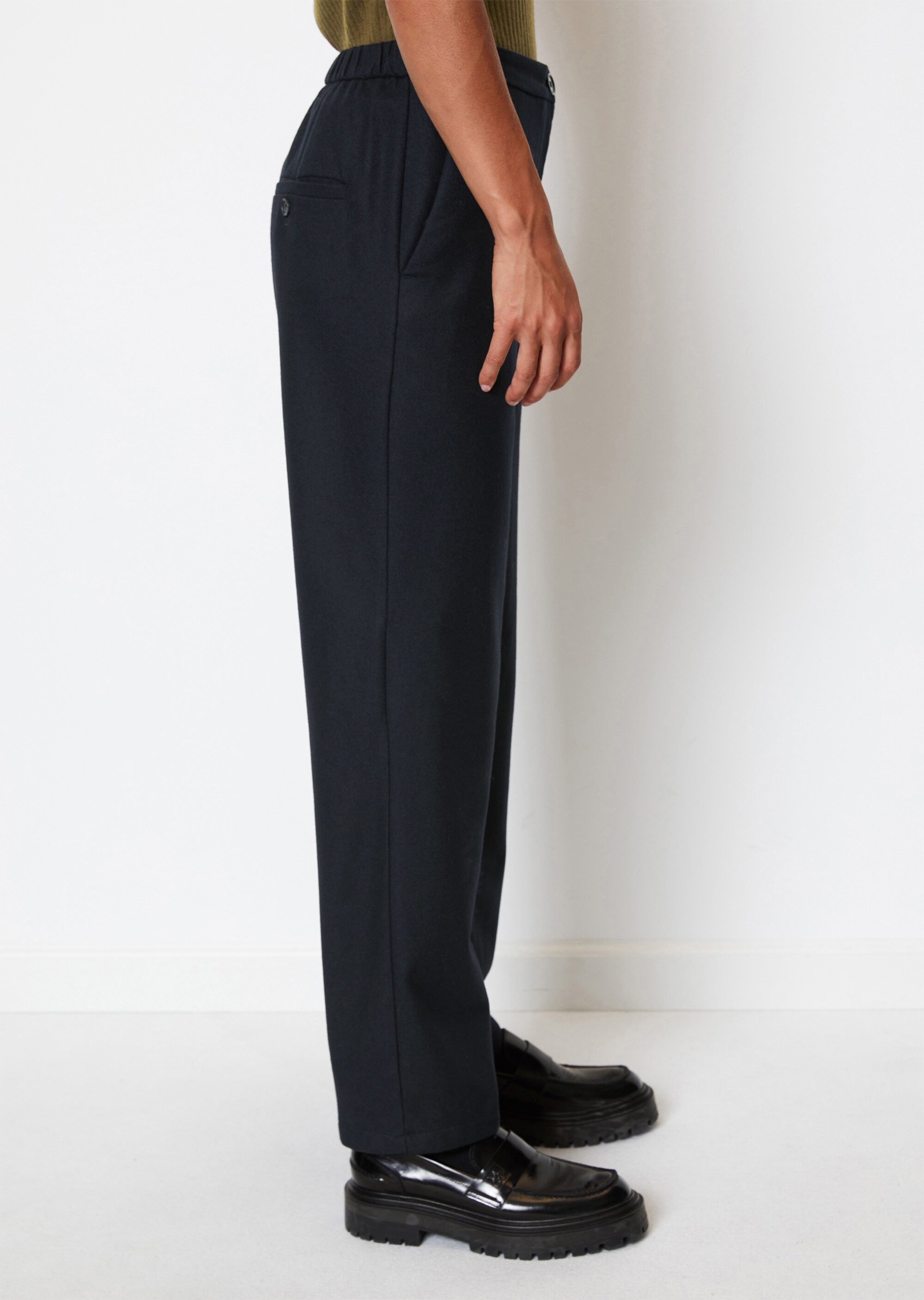 Gerade Hose cropped aus Schurwolle-Mix von Manteco