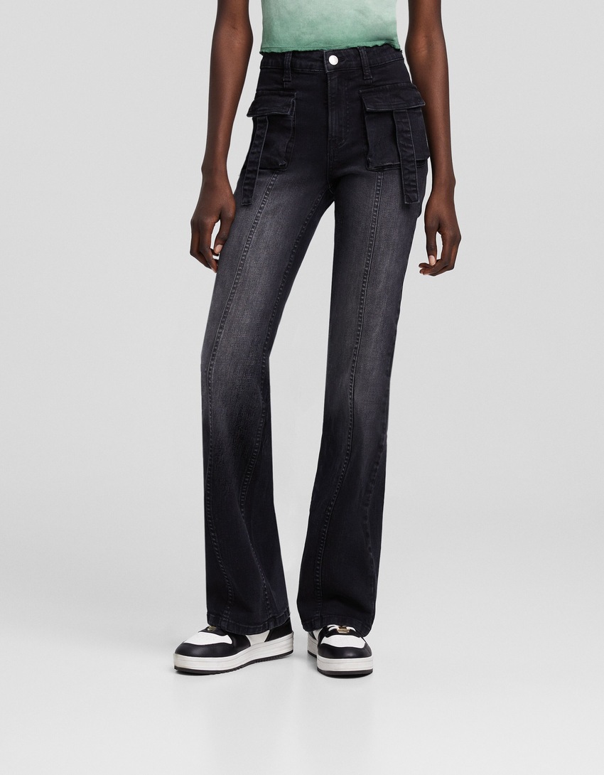 calça cargo boca de sino