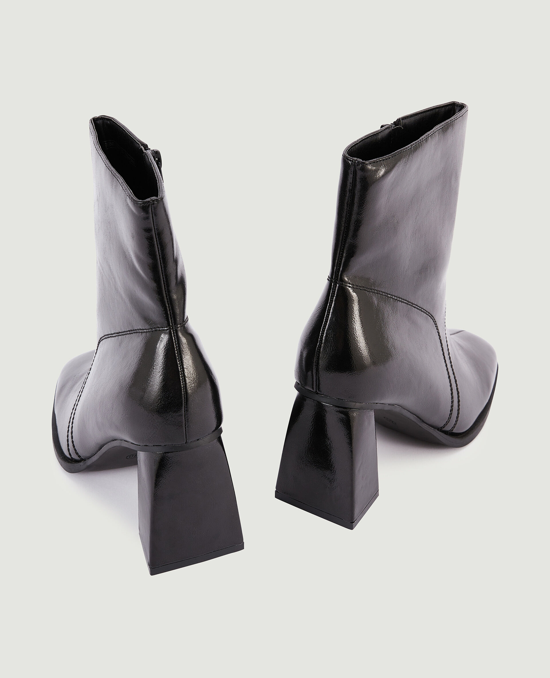 Boots bout carré avec talon trapèze - Noir