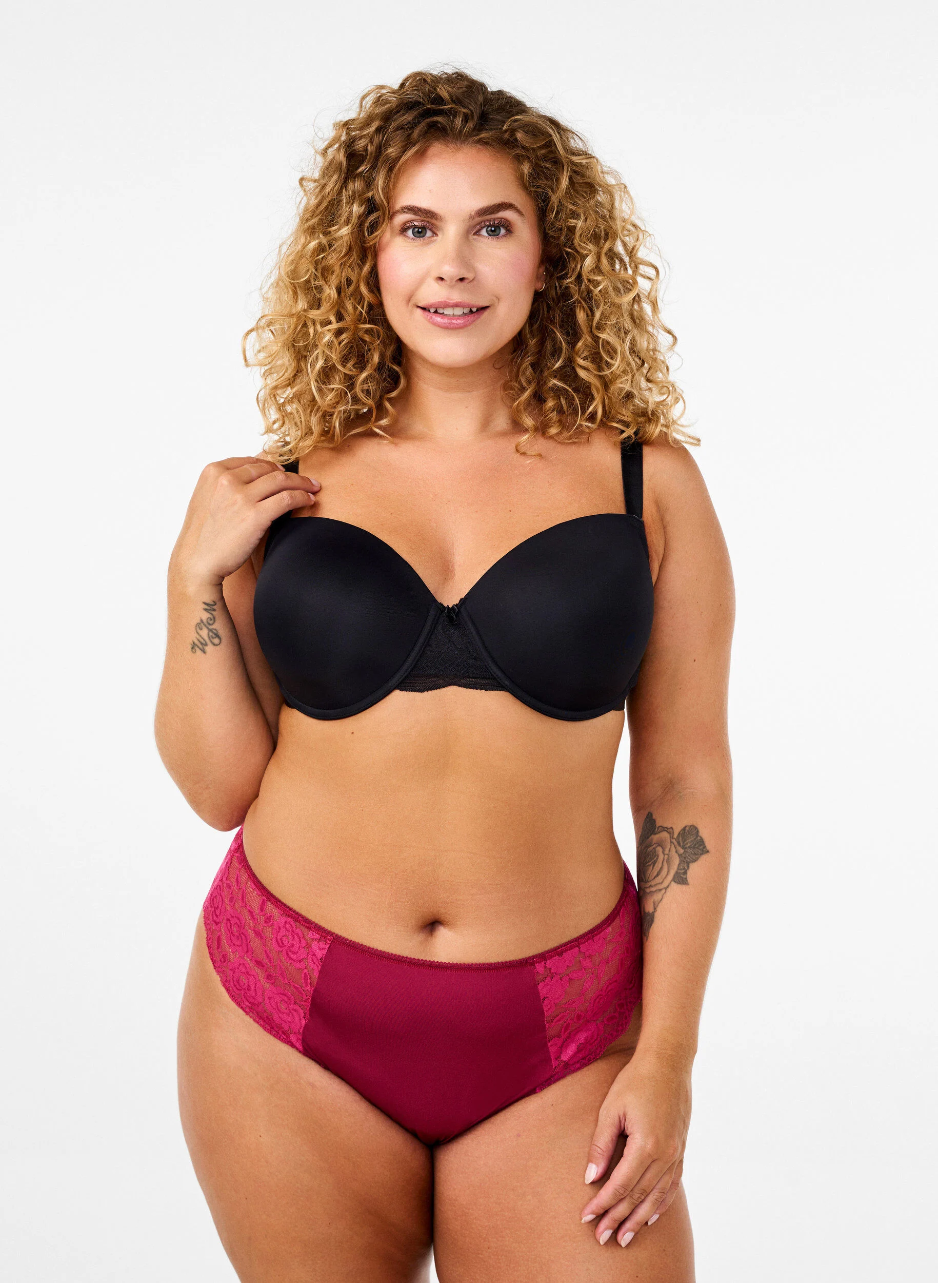 Brazilian trusse i microfiber med blonder