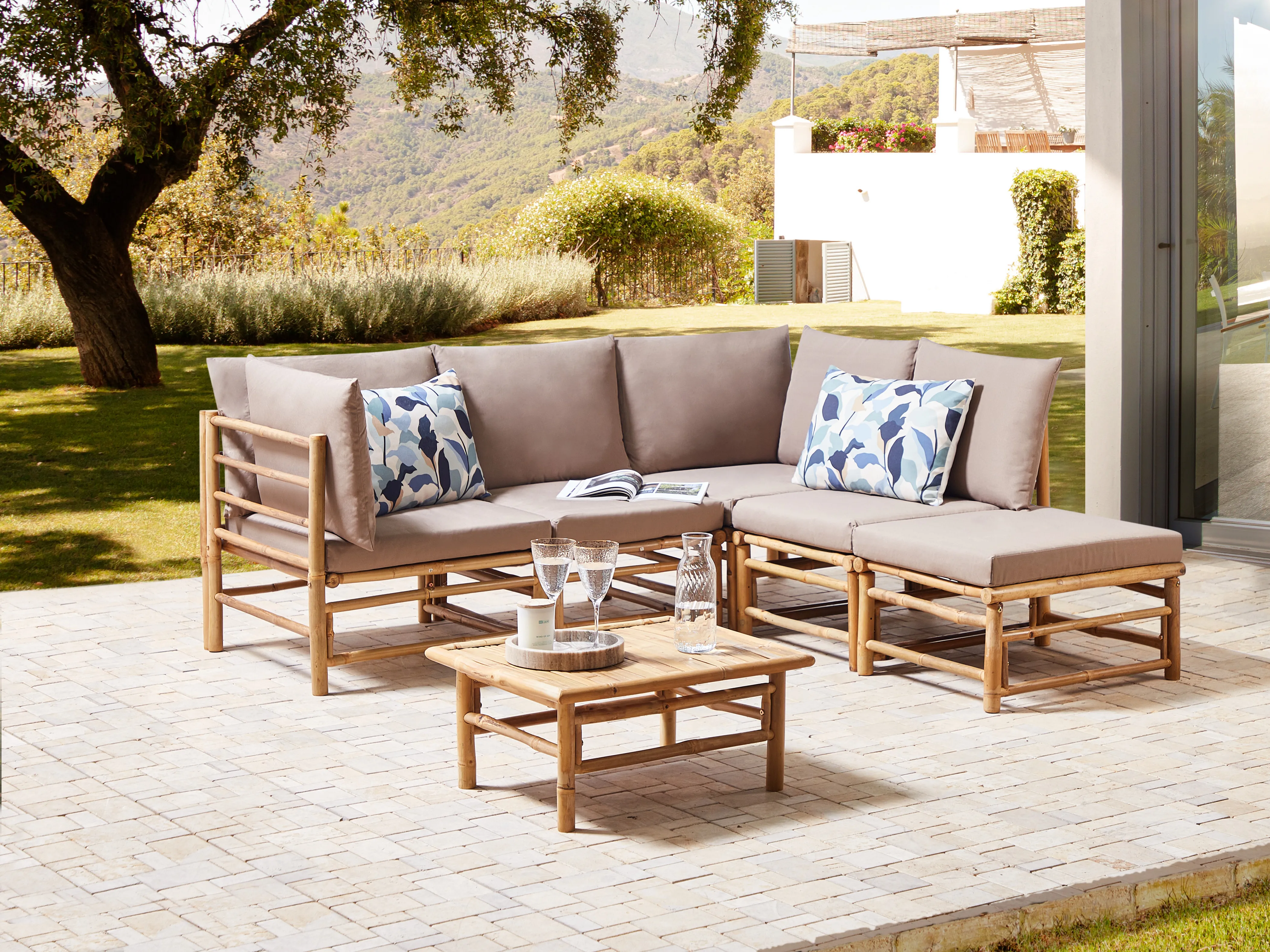 Tuin hoekloungeset met tafel 5-zits CERRETO linkszijdig Bamboehout Taupe