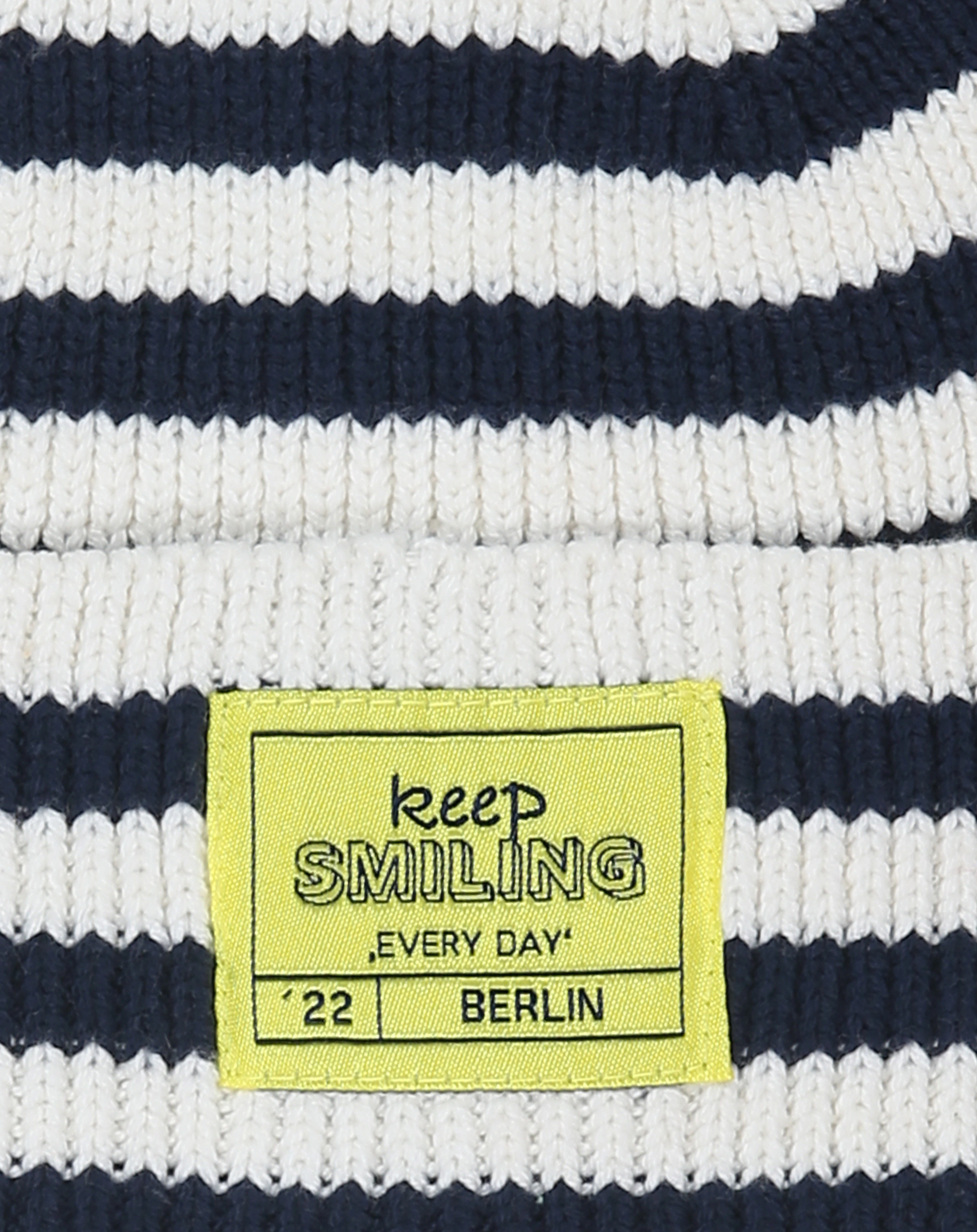 Strickmütze SMILE gestreift in dunkelblau/weiß