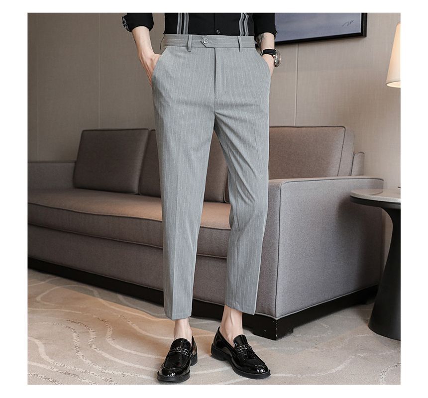 Deepwood - Gestreepte, taps toelopende, getailleerde pantalon met middelhoge taille