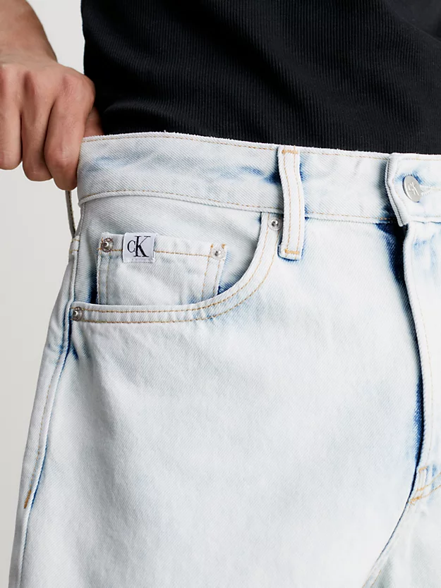 Calça jeans afunilada