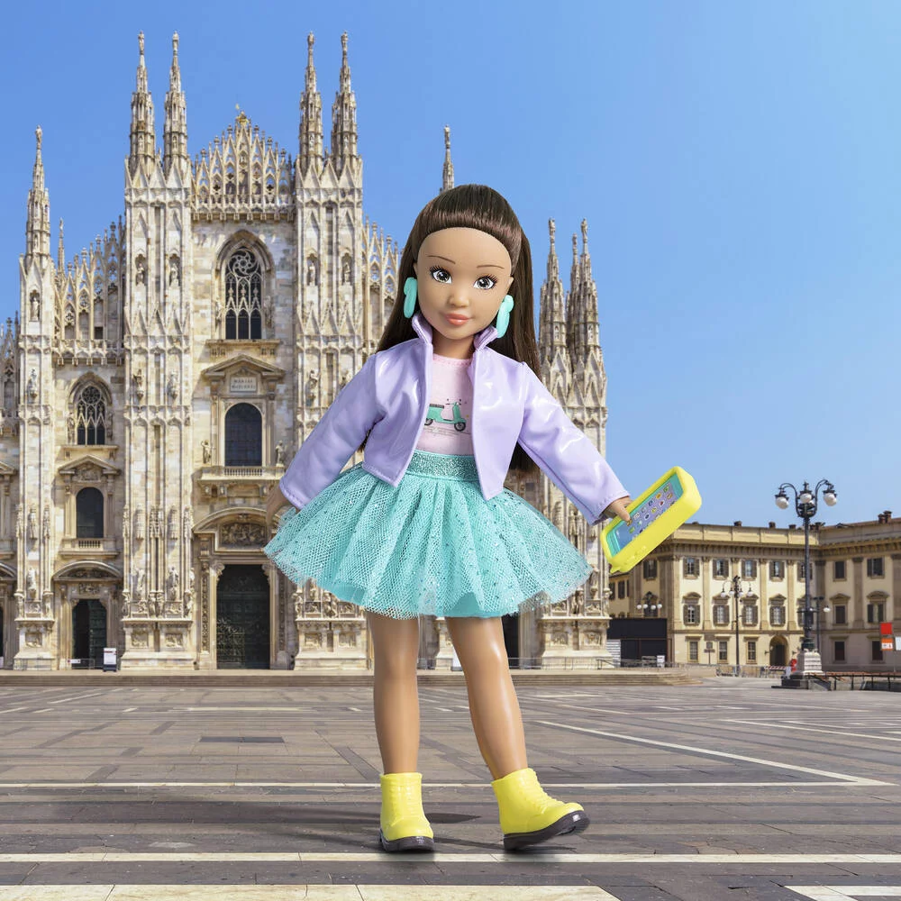 COROLLE GIRLS - POUPEE COFFRET LUNA FASHION WEEK MILAN - 28CM