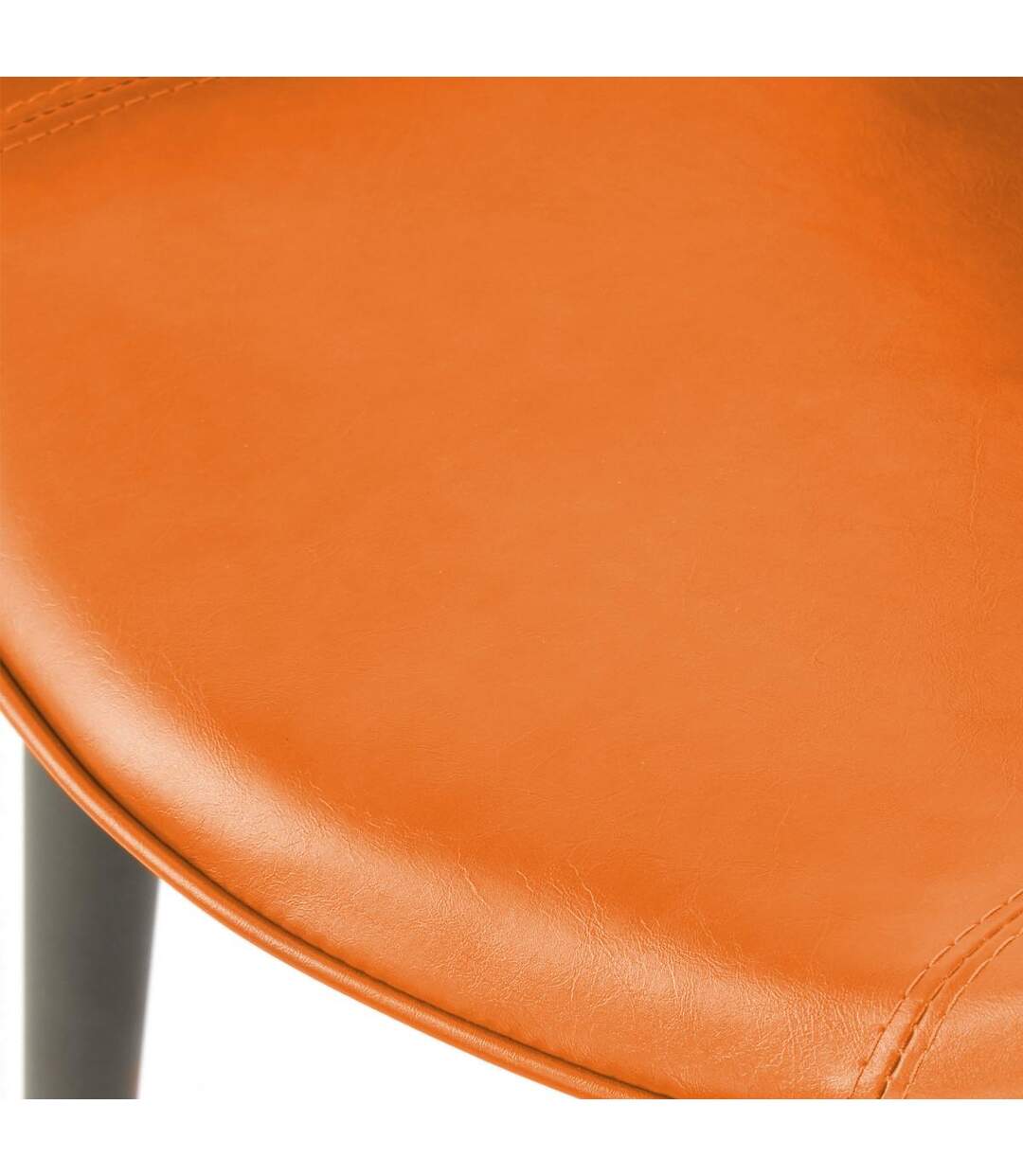 Lot de 2 fauteuils AMA en skaï fait main BSCI