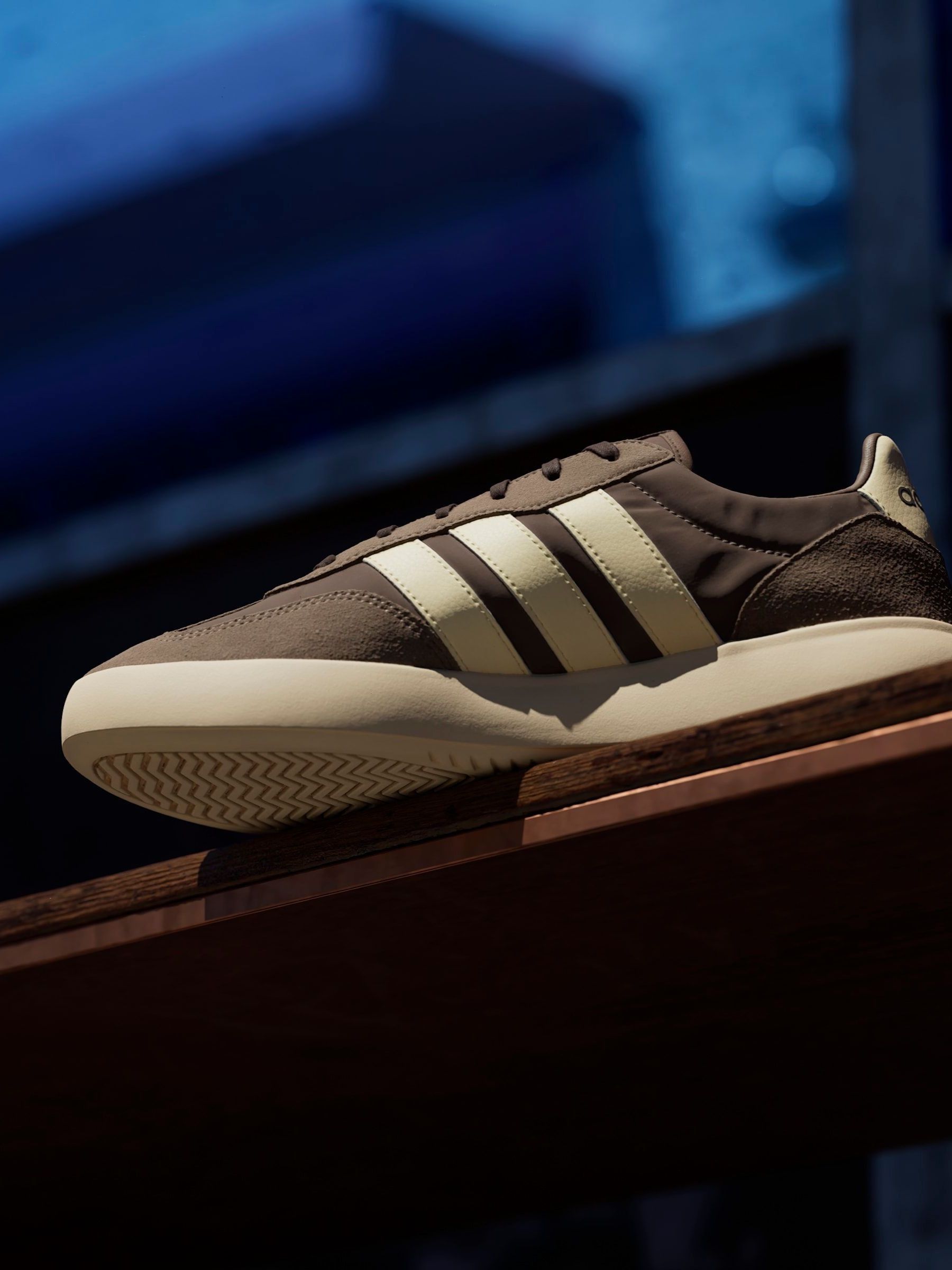 Bruin - adidas Barreda Decode sneakers