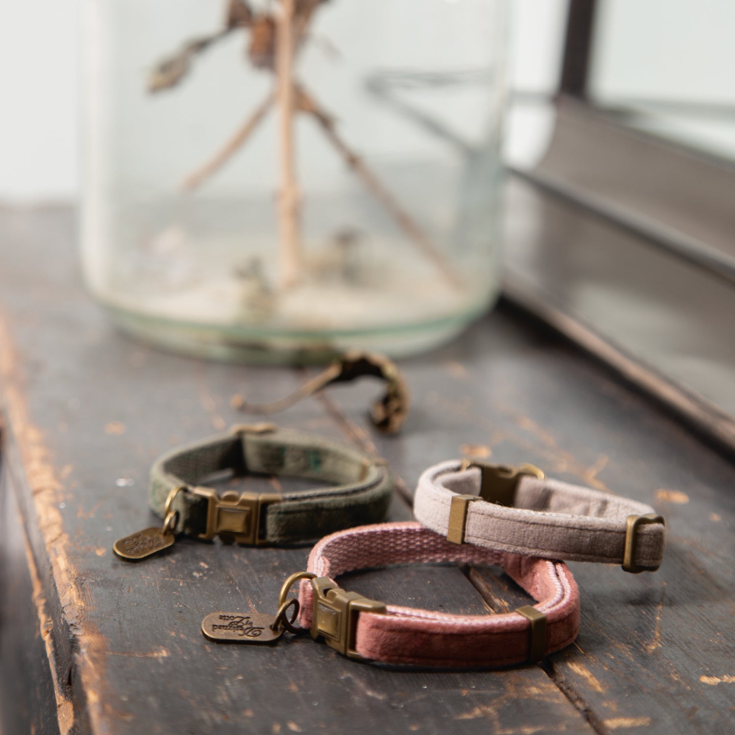 Designed by Lotte kattenhalsband Velura grijs 20-30 x 1 cm