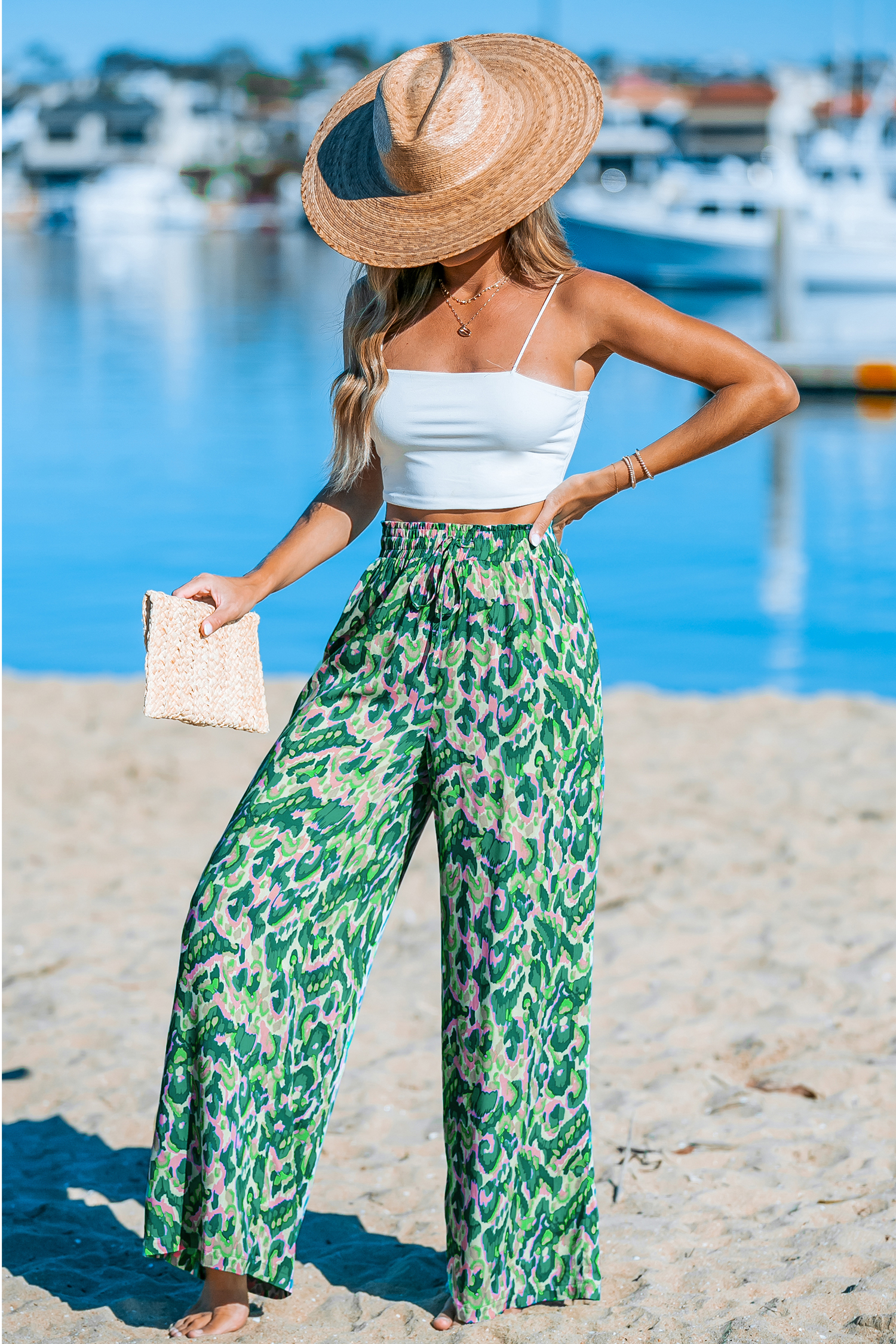 Pantalon à jambes larges abstraite vert et rose