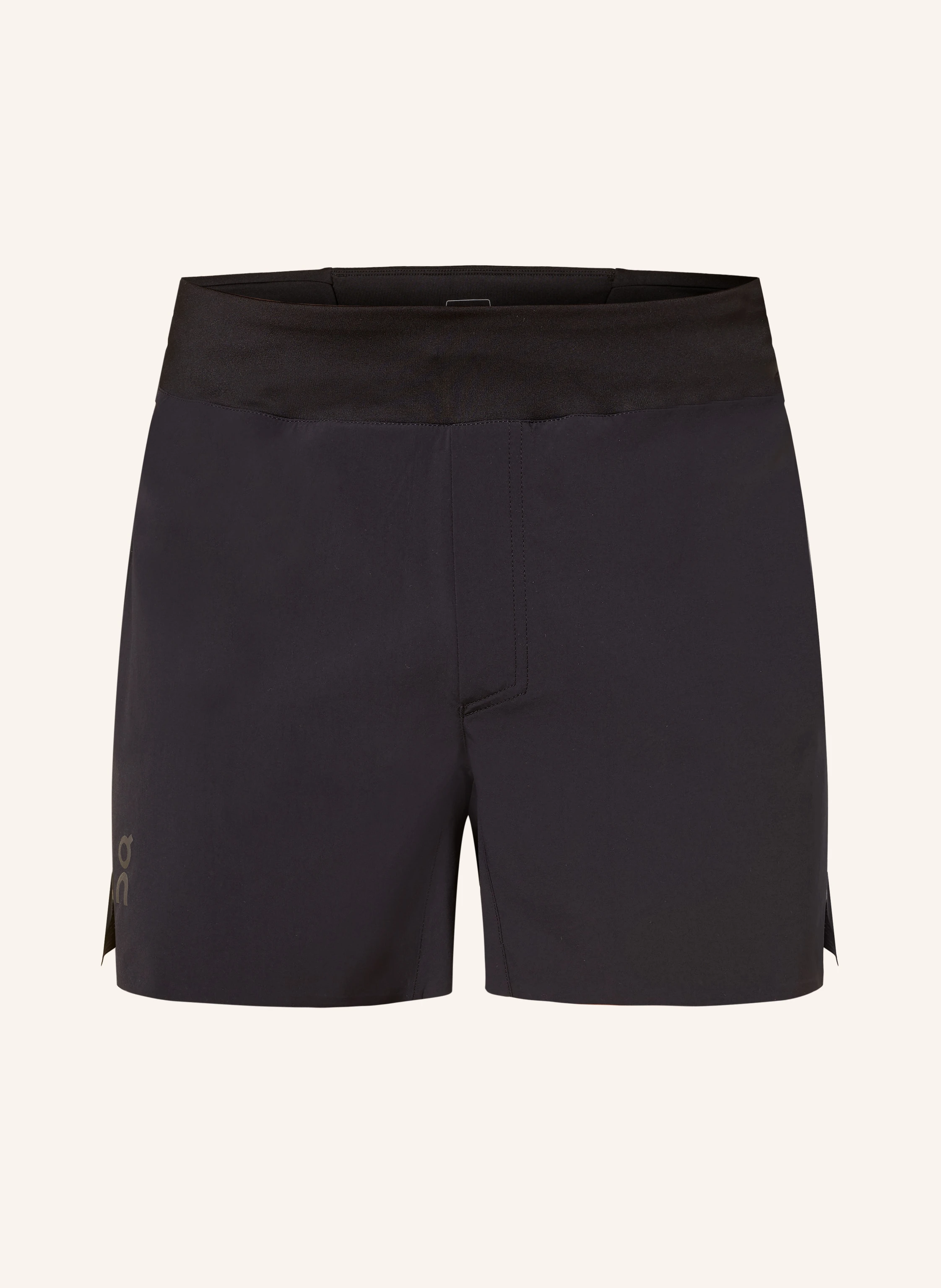 On 2-in-1-Laufshorts