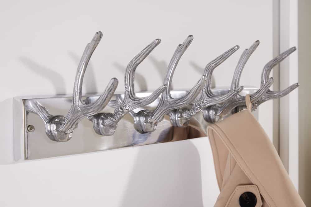 Dekorative Wandgarderobe DEER 50cm silber Aluminium poliert Hirschgeweih Kleiderhaken