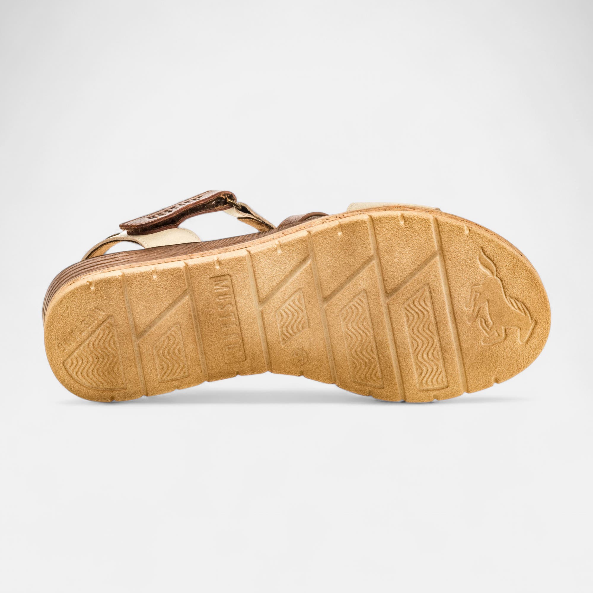Nu-pieds à talon compensé Femme beige