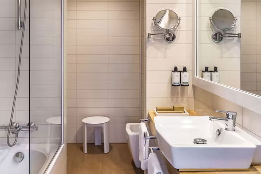 Fly & Go Occidental Pueblo Acantilado Logies en ontbijt - Hotel
