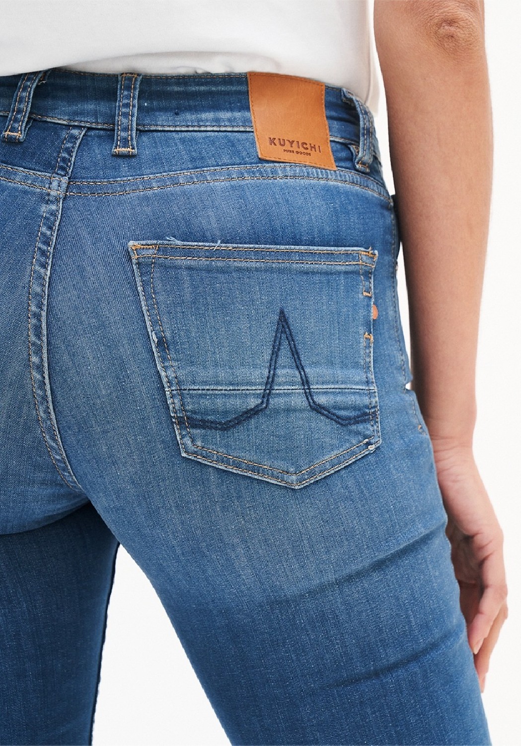 Kuyichi Damen-Jeans Amy Bootcut Essential Medium Blue