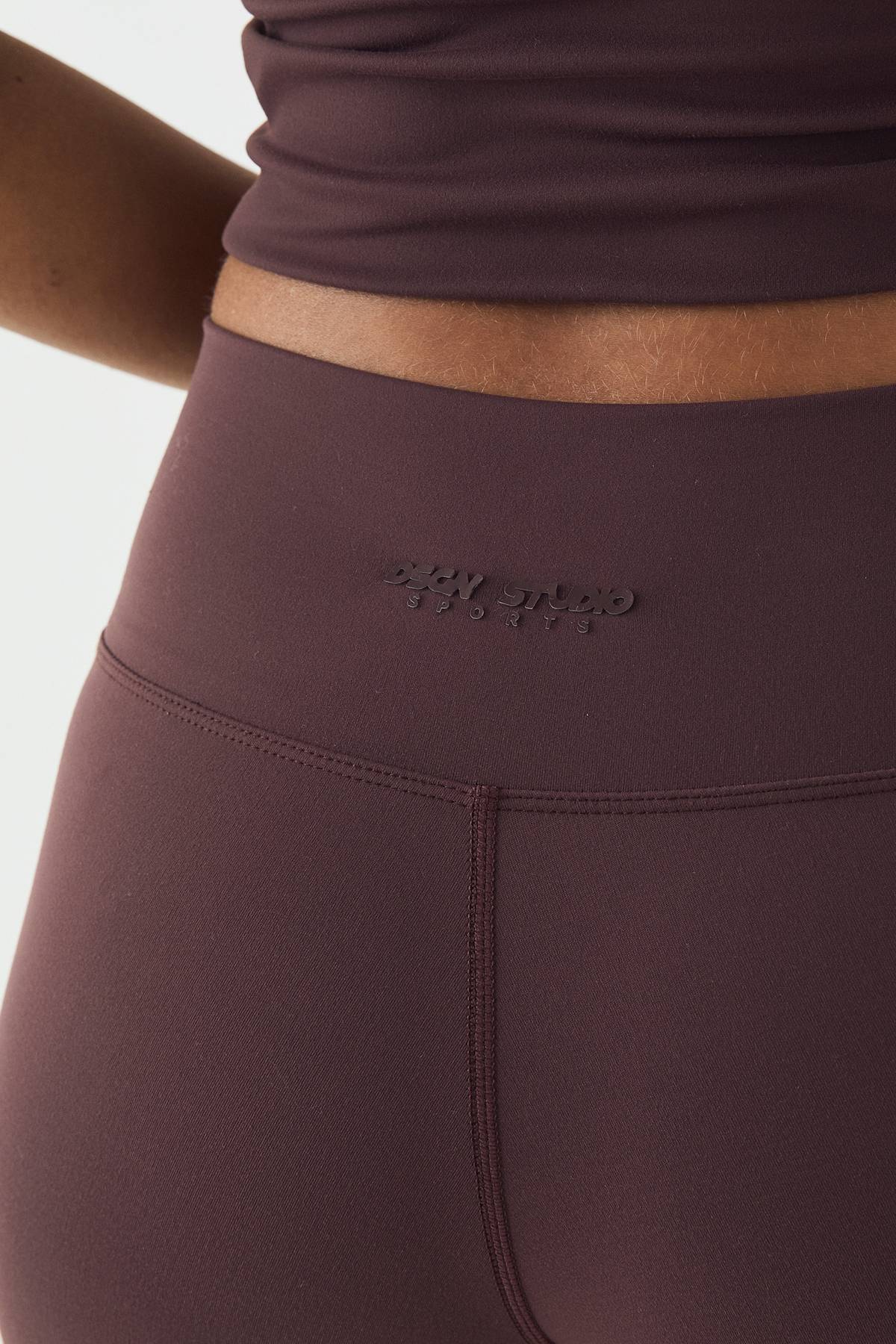 DSGN Studio Legging Ultra Sculptant Taille Haute 7/8