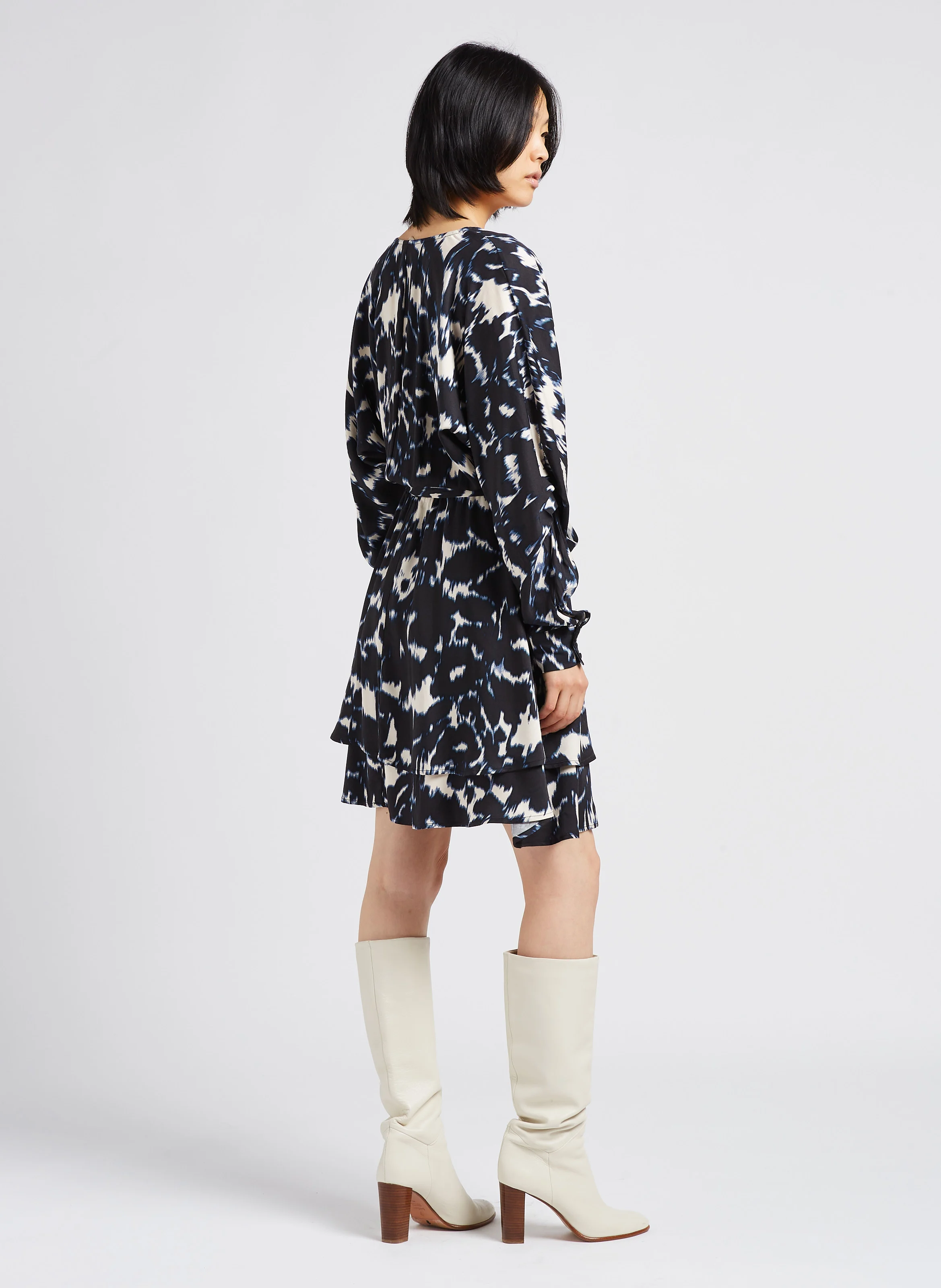 ZENDAYA - Robe courte cintrée col V à imprimé | Bleu