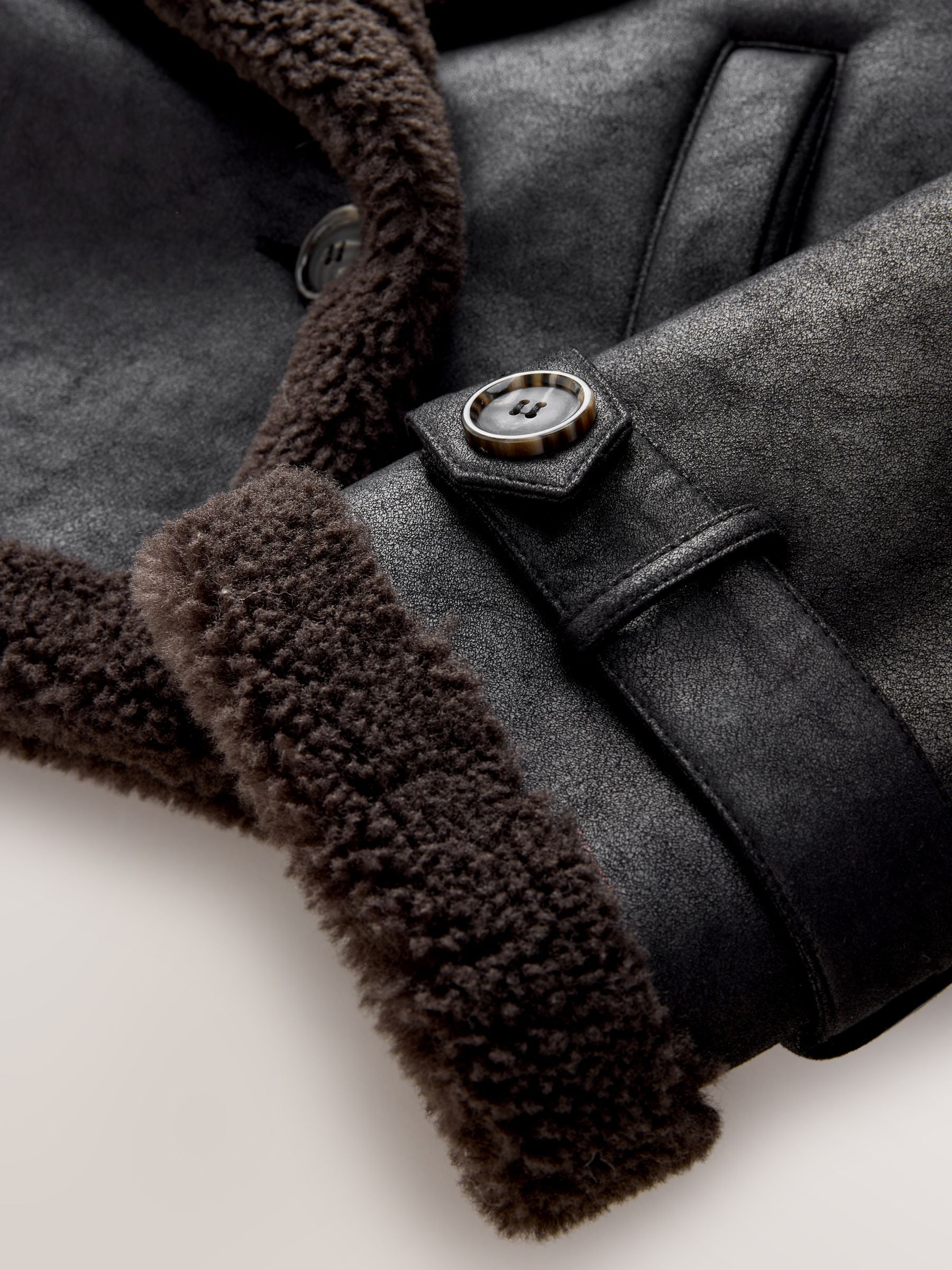 Zwart - Faux Shearling Cropped Aviator Jacket