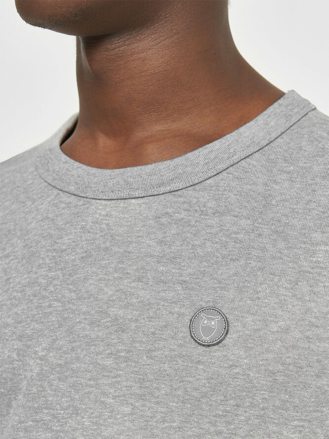 Knowledge Cotton Apparel ERIK basic badge sweat - GOTS/Vegan Grå