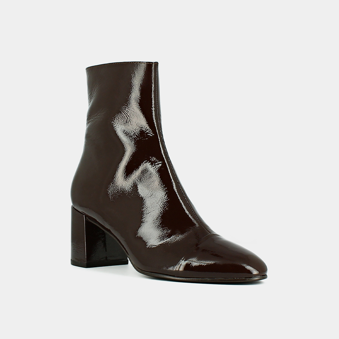 Bottines à talons  en vernis plissé marron foncé