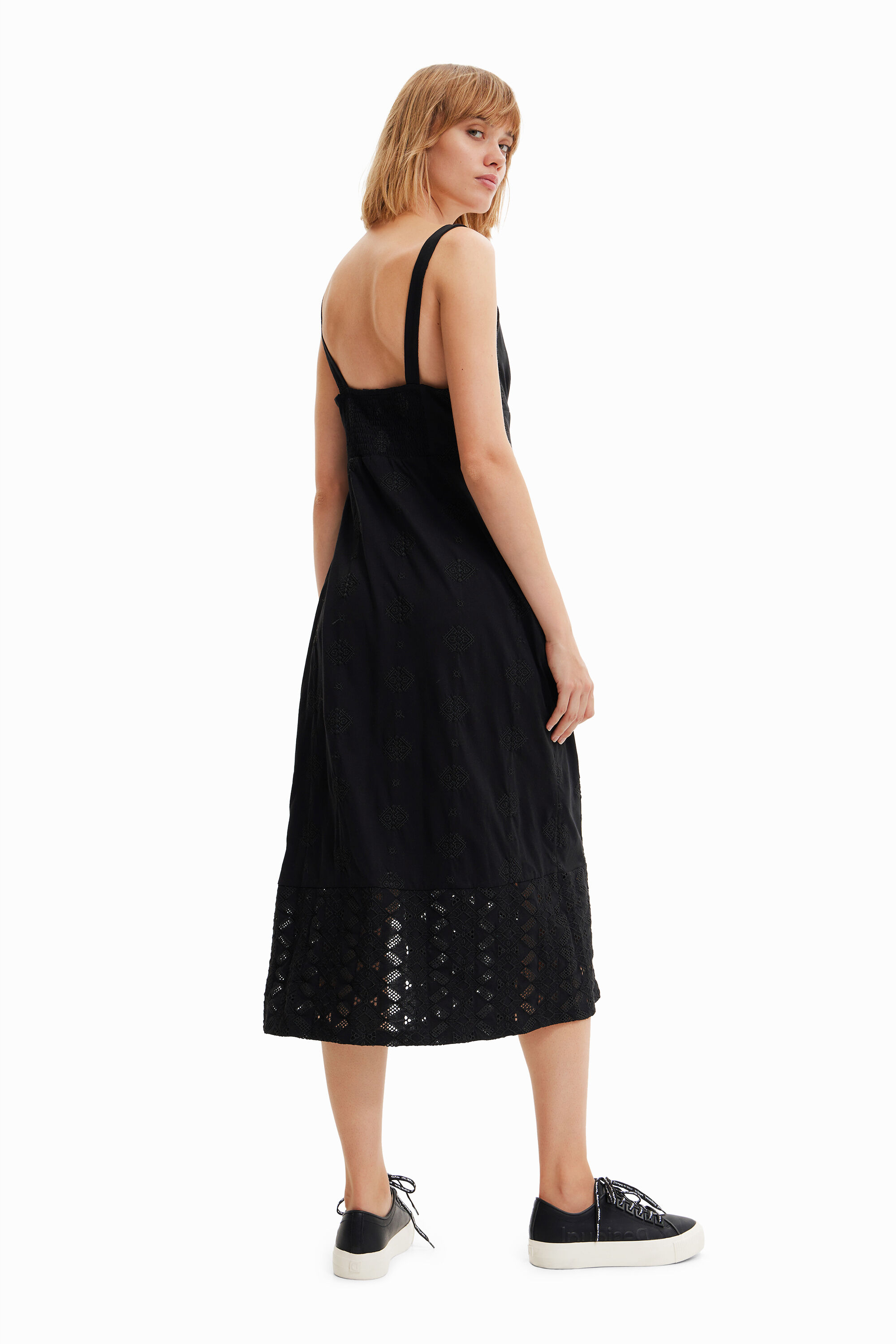 Robe midi broderies