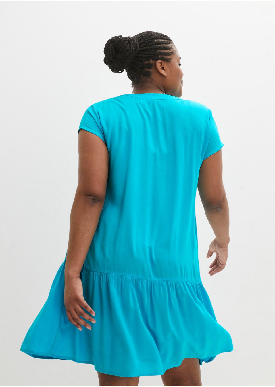 Robe-tunique longueur genou avec volant et col Henley