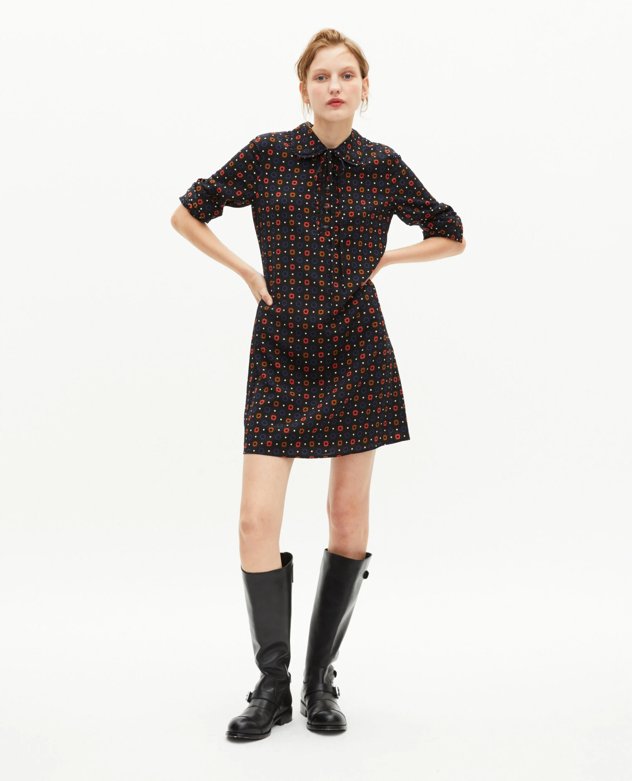 Robe courte imprimée pois et fleurs en soie mélangée noire