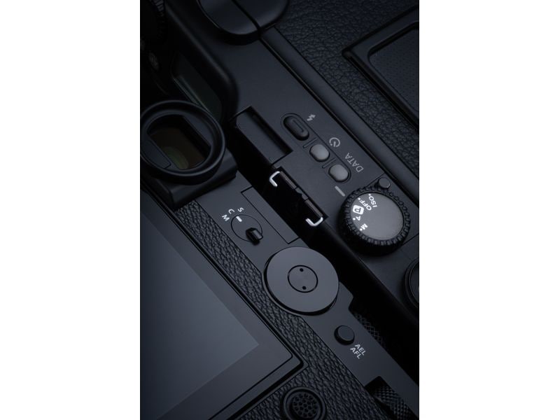 Fujifilm Fotokamera GFX 100RF Schwarz GFX-Kamera mit fest verbautem Objektiv und bringt die Mittelformat-Bildqualität in ein ultrakompaktes Design