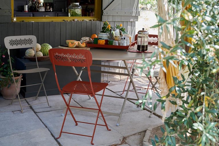 Fermob Caractère tuintafel 128 cm nutmeg