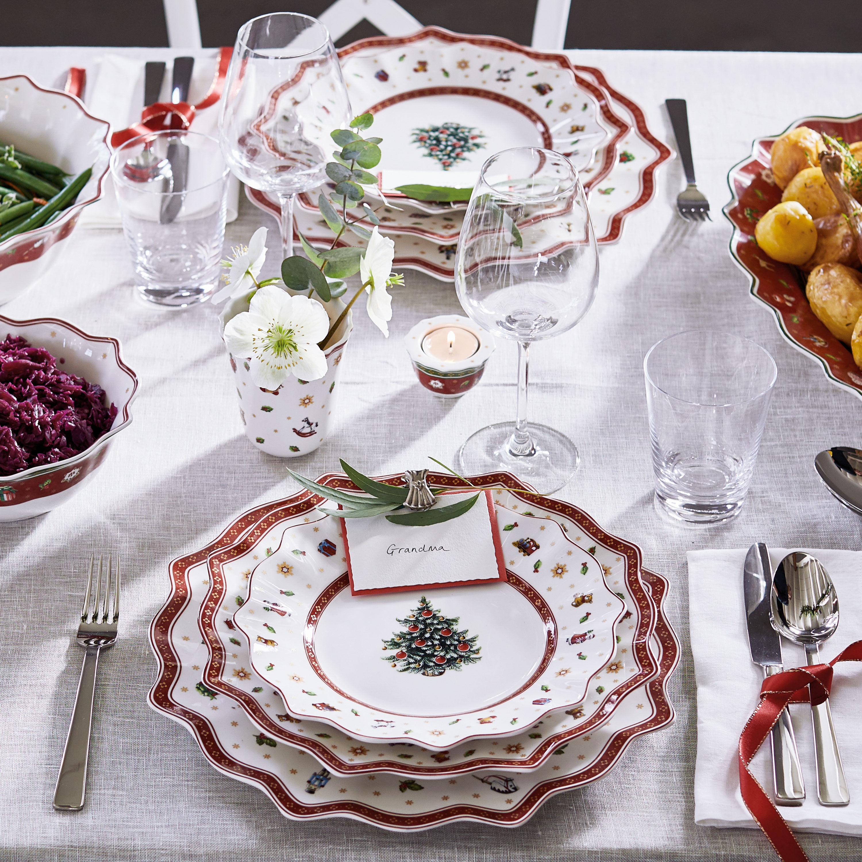 Toy's Delight Charger plate Red, 13.6'', Premium Porcelain