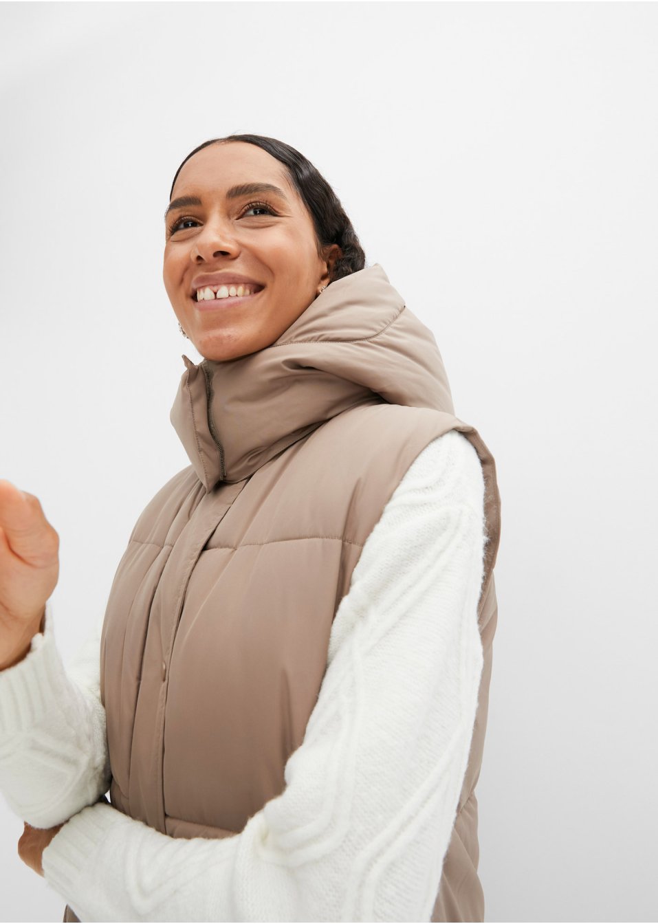 Veste sans manches matelassée en polyester recyclé avec capuche amovible