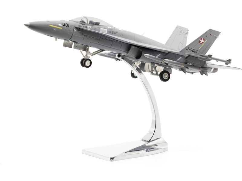 ACE F/A-18C Hornet J-5001 1:72 F/A-18C Hornet J-5001 ? Erstes Schweizer Kampfjet-Modell mit einzigartiger Nose-Art
