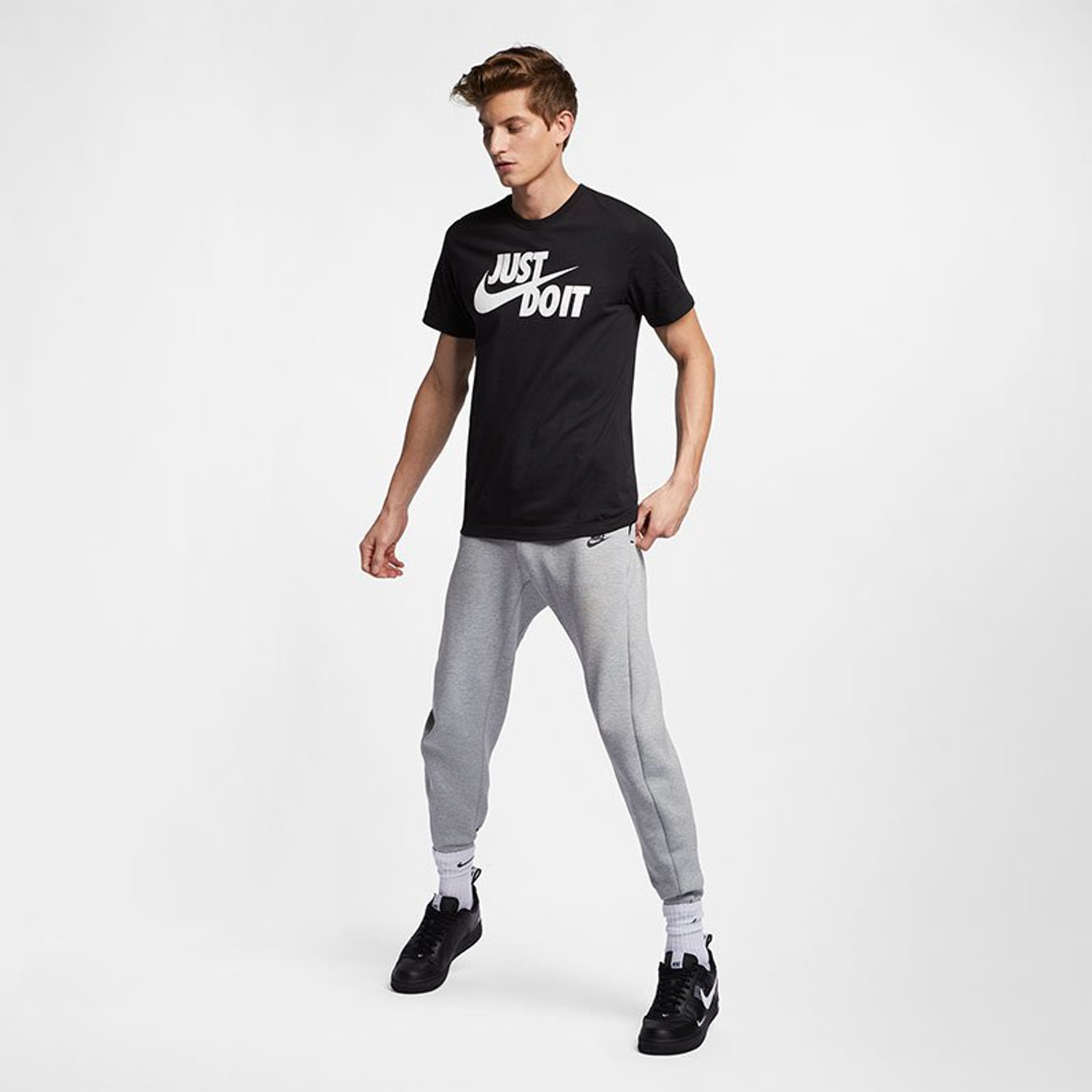 Nike Sportswear Club Just Do It Tee