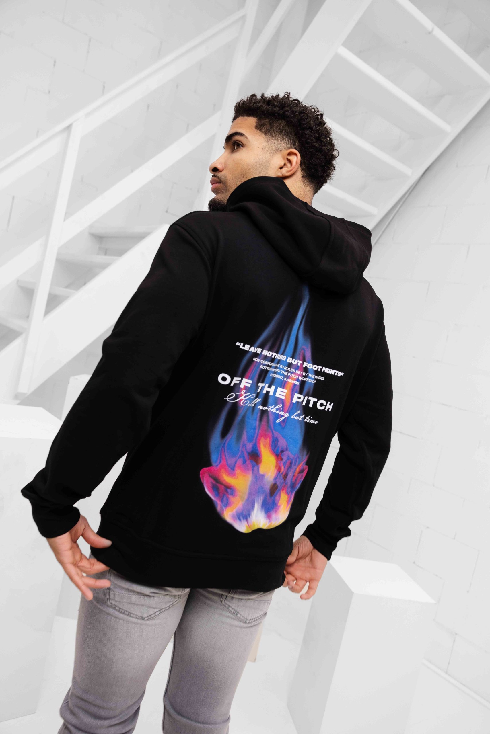 Off The Pitch Burning Flower Hoodie Heren Zwart
