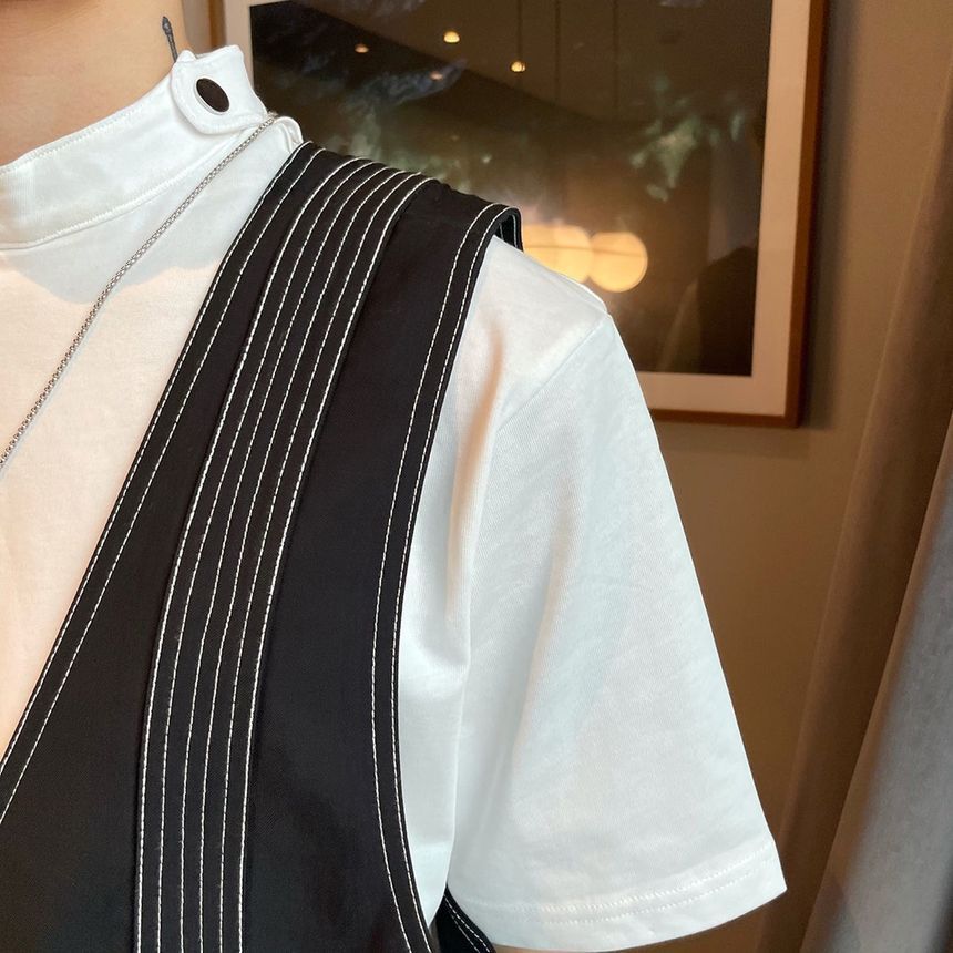 Adotuastic - V-hals contrasterende stiksels cropped knoopvest / korte mouwen opstaande kraag effen T-shirt