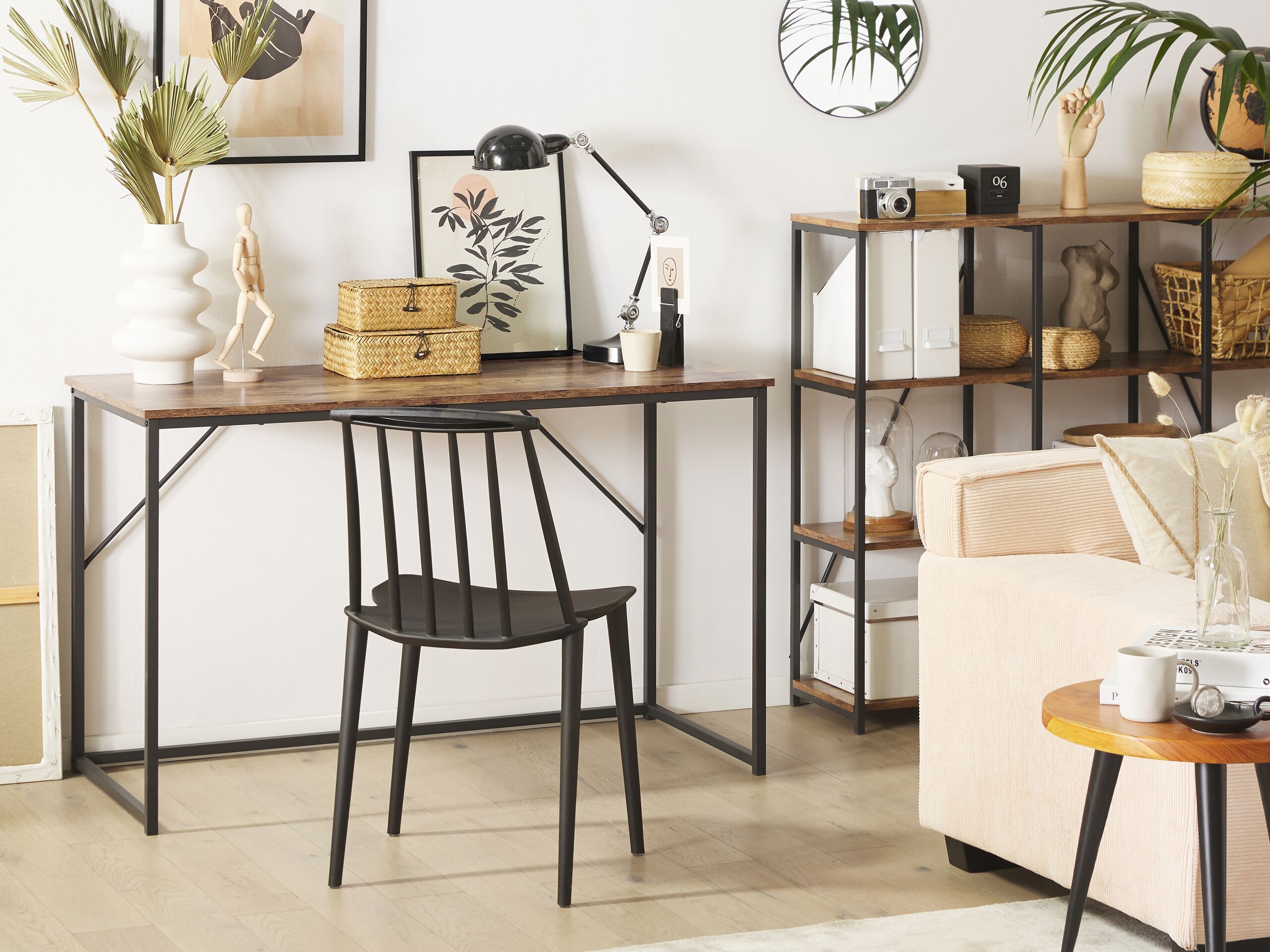 Beliani - PEMBRO - Bureau - Donkere houtkleur - Vezelplaat