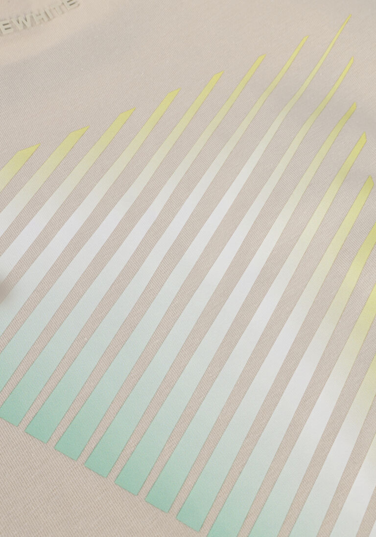 PUREWHITE zand purewhite t-shirt tshirt with small logo on chest and triangle gradient print at back