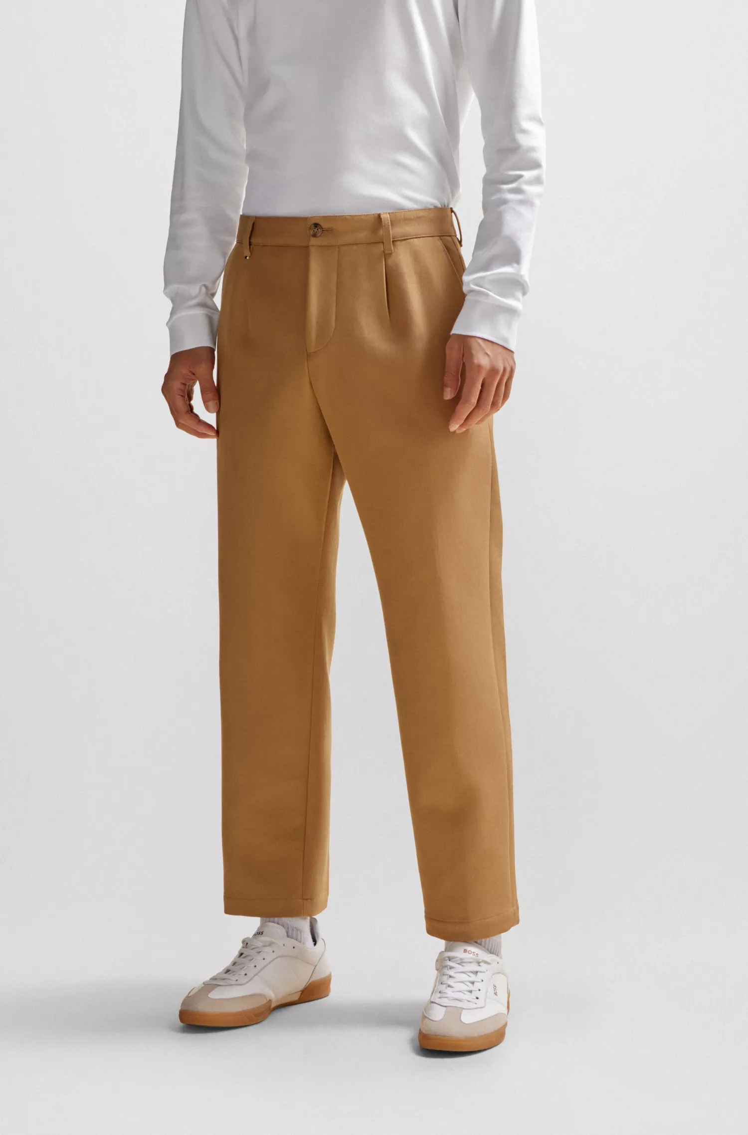 Calça BOSS preta de corte reto em algodão.