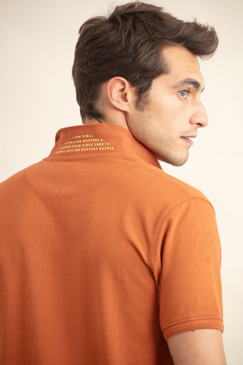 POLO PIQUET ACID WASH COM LOGO