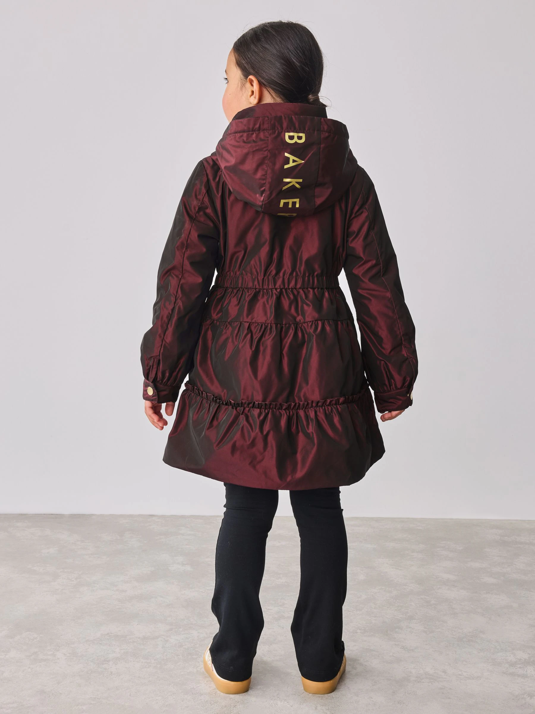 Bessenroze - Baker by Ted Baker regenbestendige regenjas met ruches