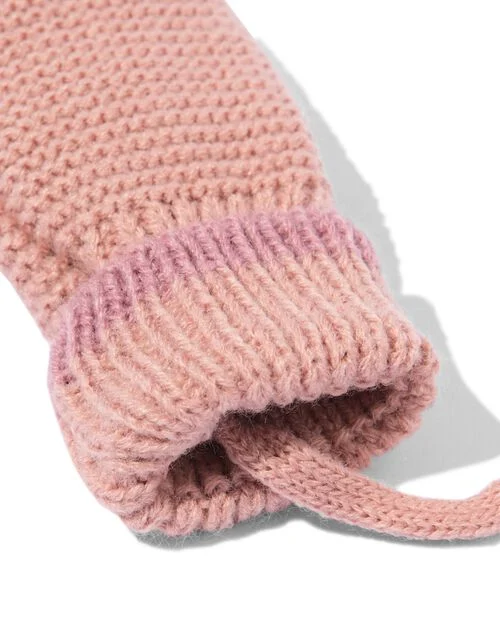 moufles en maille bébé avec cordon rose