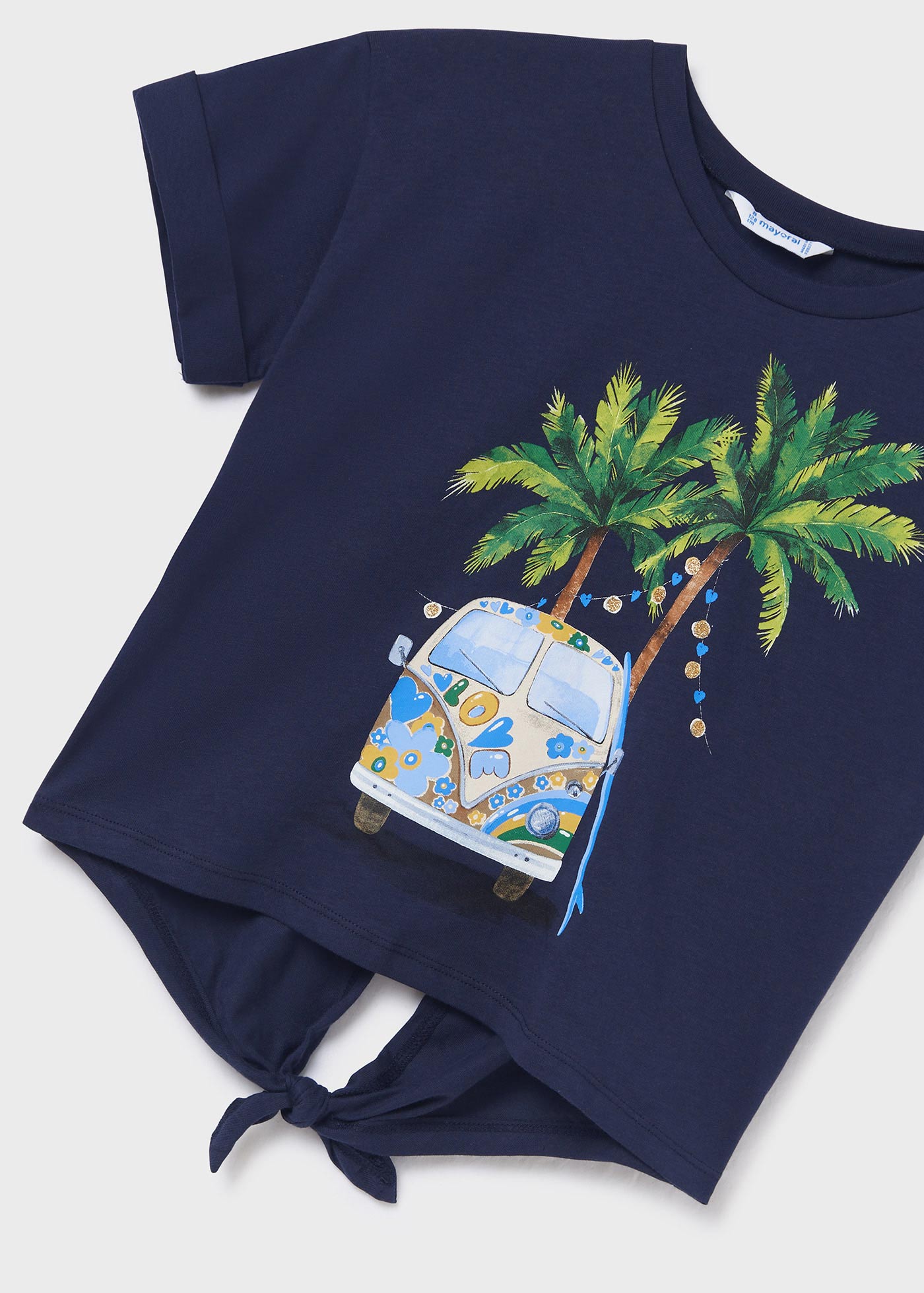 Camiseta feminina de manga curta em algodão sustentável com nó.